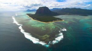underwater waterfall mauritius